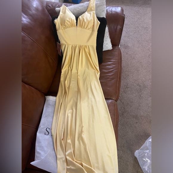 Formal dress. Prom. Wedding guest. - Picture 4 of 4